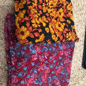 2 pairs buttery soft leggings NWOT!!